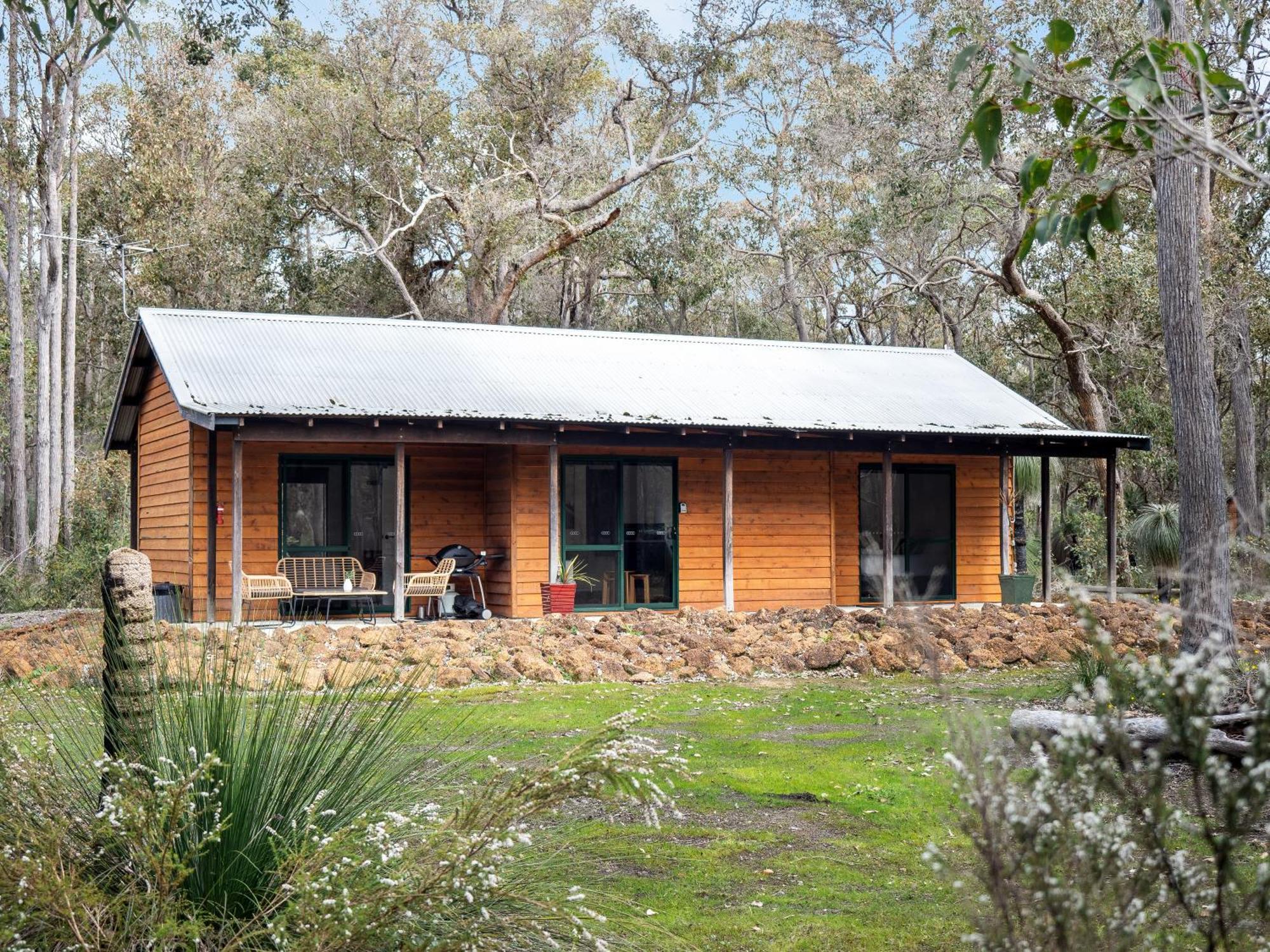 Island Brook Estate Vineyard And Chalets Yelverton Bagian luar foto