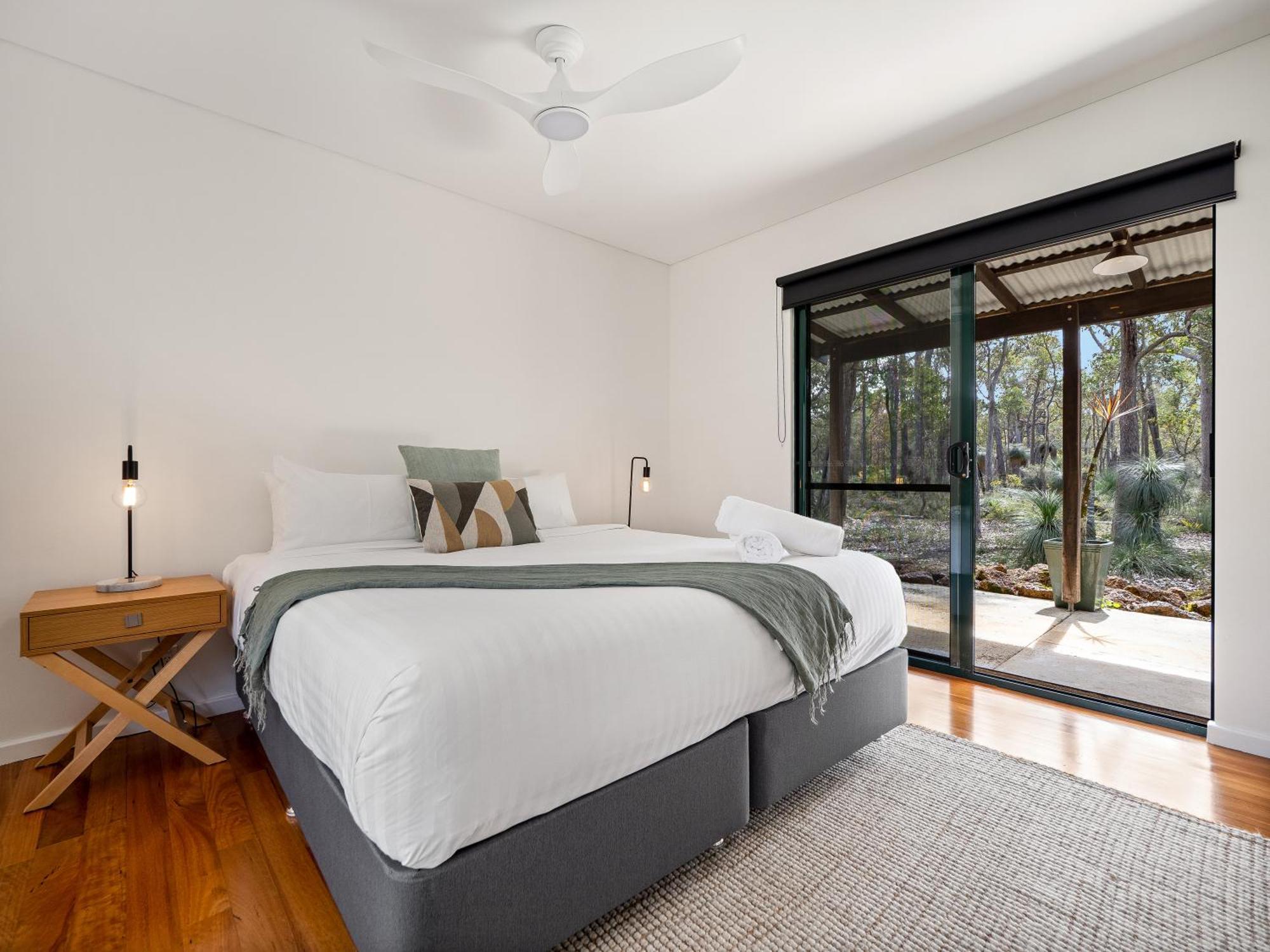 Island Brook Estate Vineyard And Chalets Yelverton Bagian luar foto