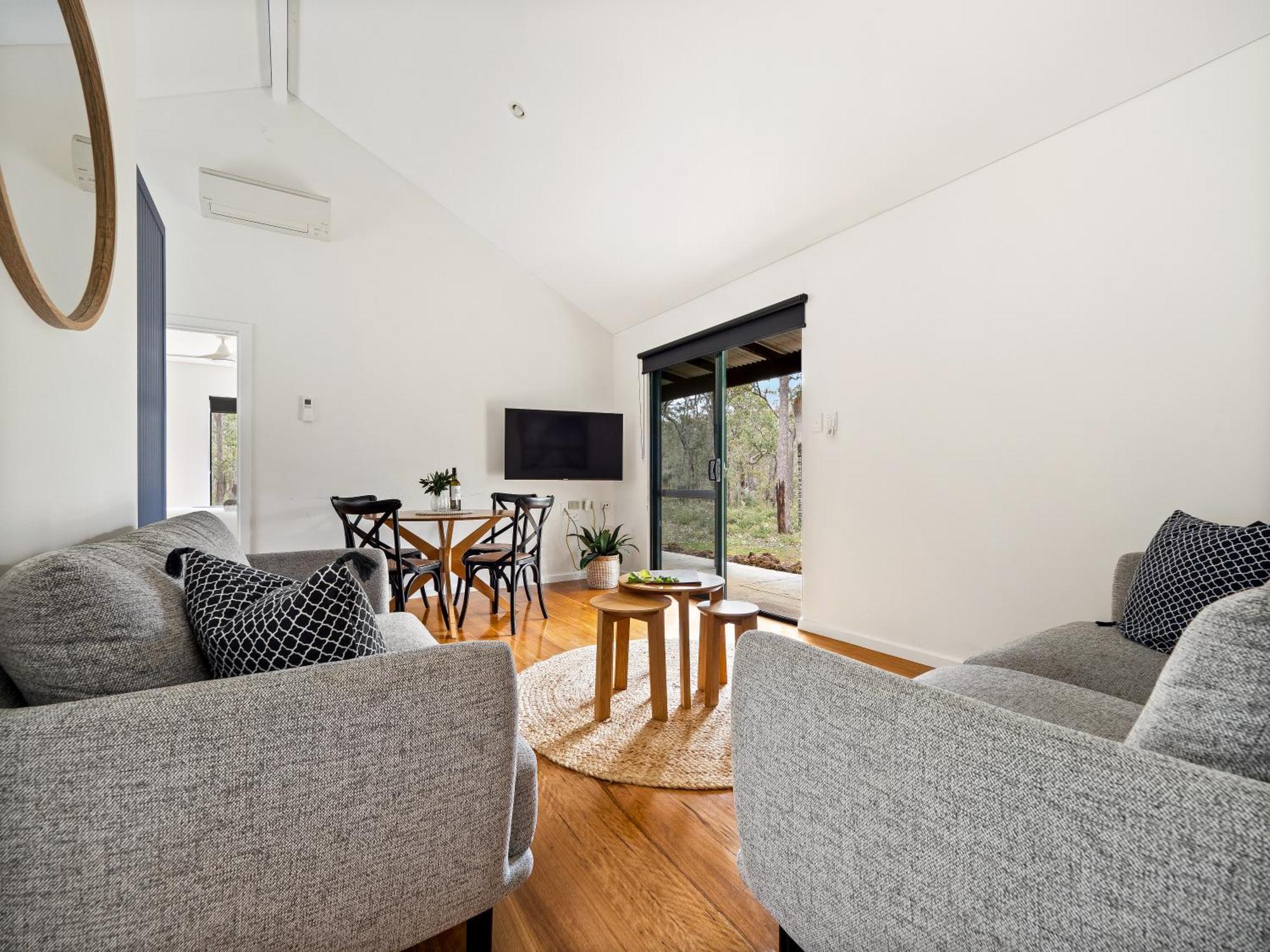 Island Brook Estate Vineyard And Chalets Yelverton Bagian luar foto