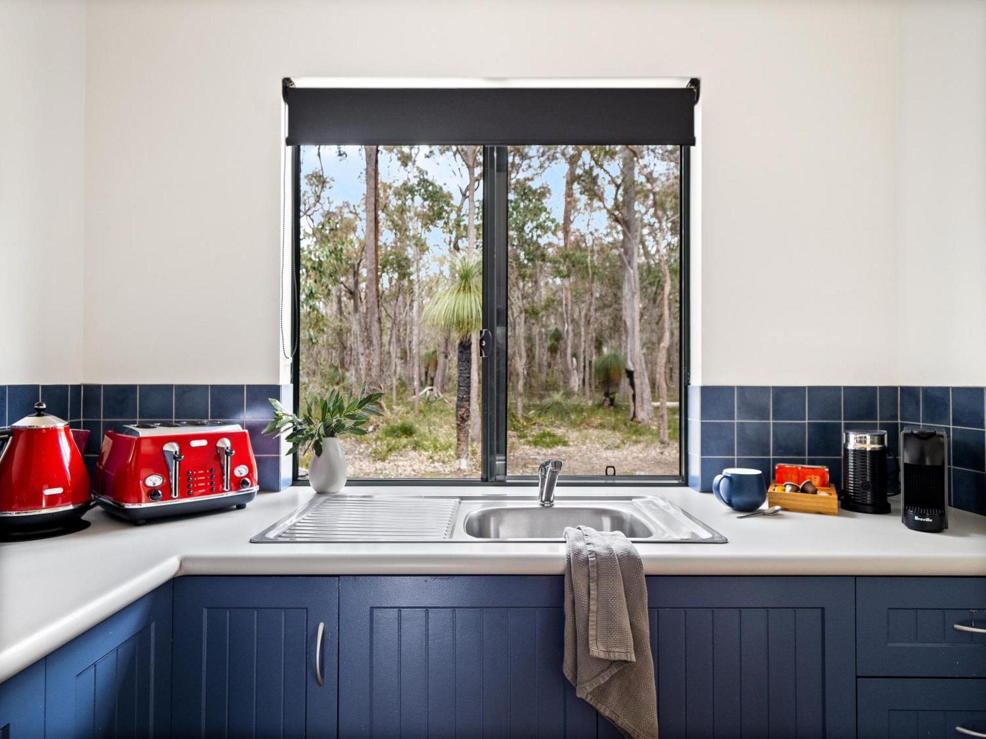 Island Brook Estate Vineyard And Chalets Yelverton Bagian luar foto