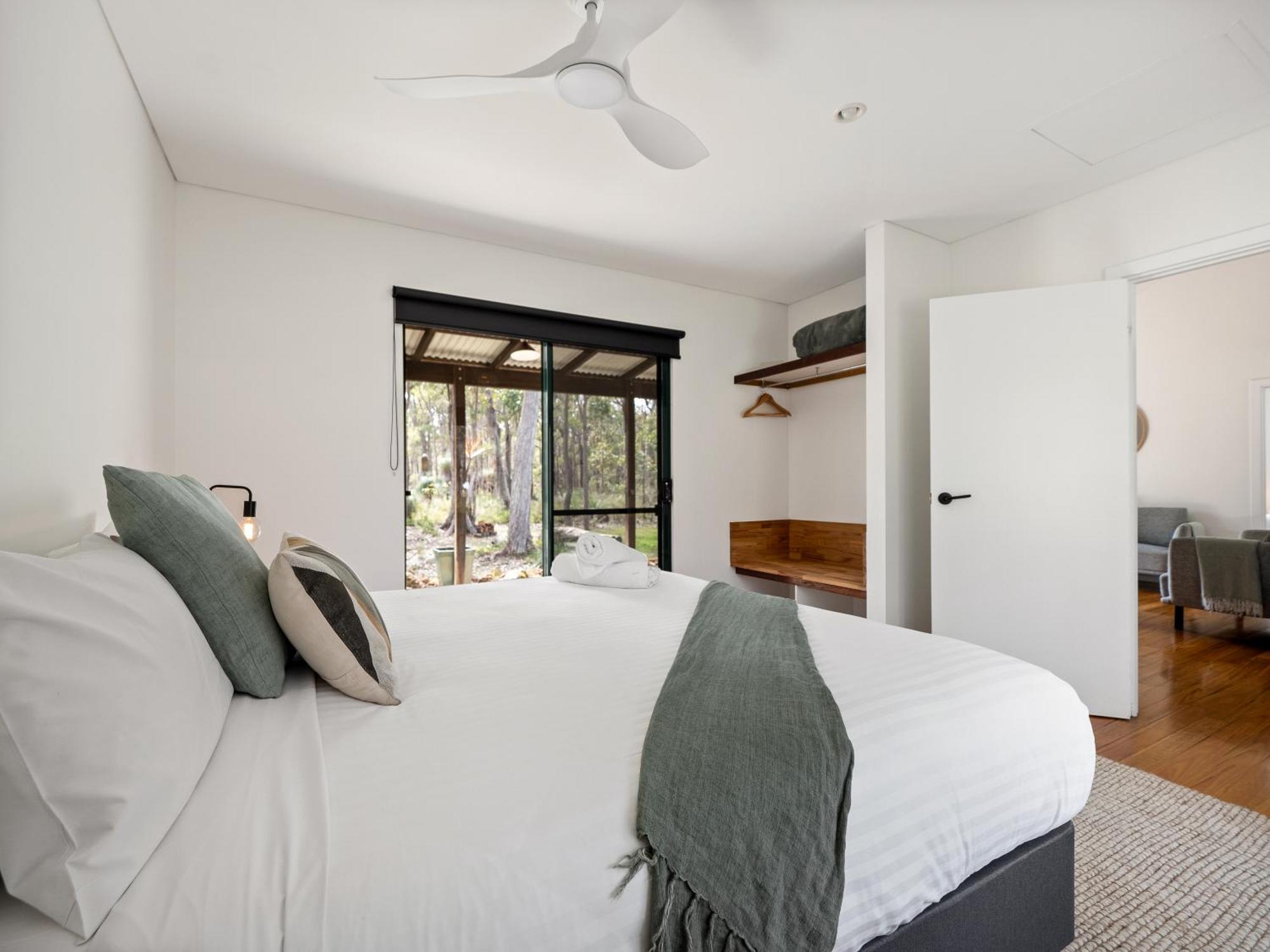 Island Brook Estate Vineyard And Chalets Yelverton Bagian luar foto