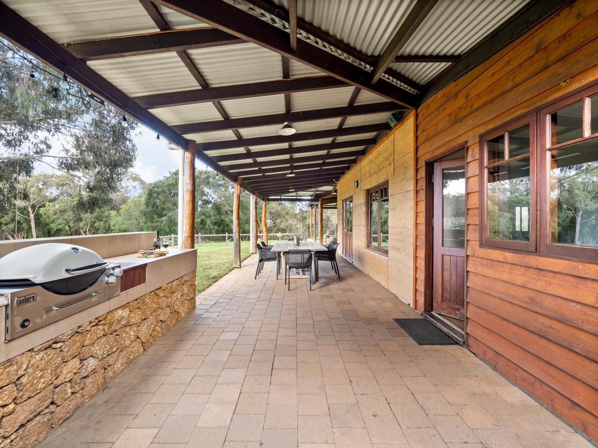 Island Brook Estate Vineyard And Chalets Yelverton Bagian luar foto