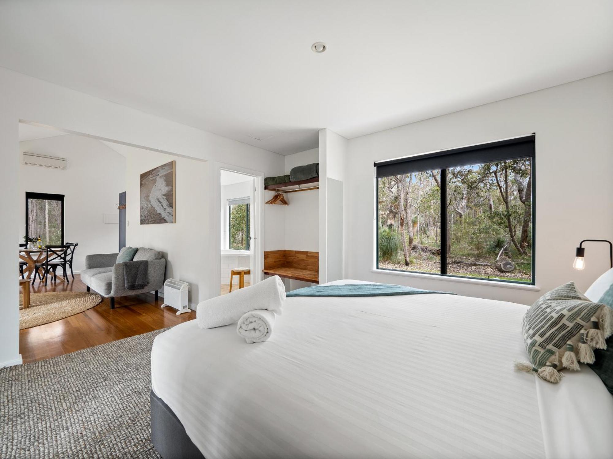 Island Brook Estate Vineyard And Chalets Yelverton Bagian luar foto