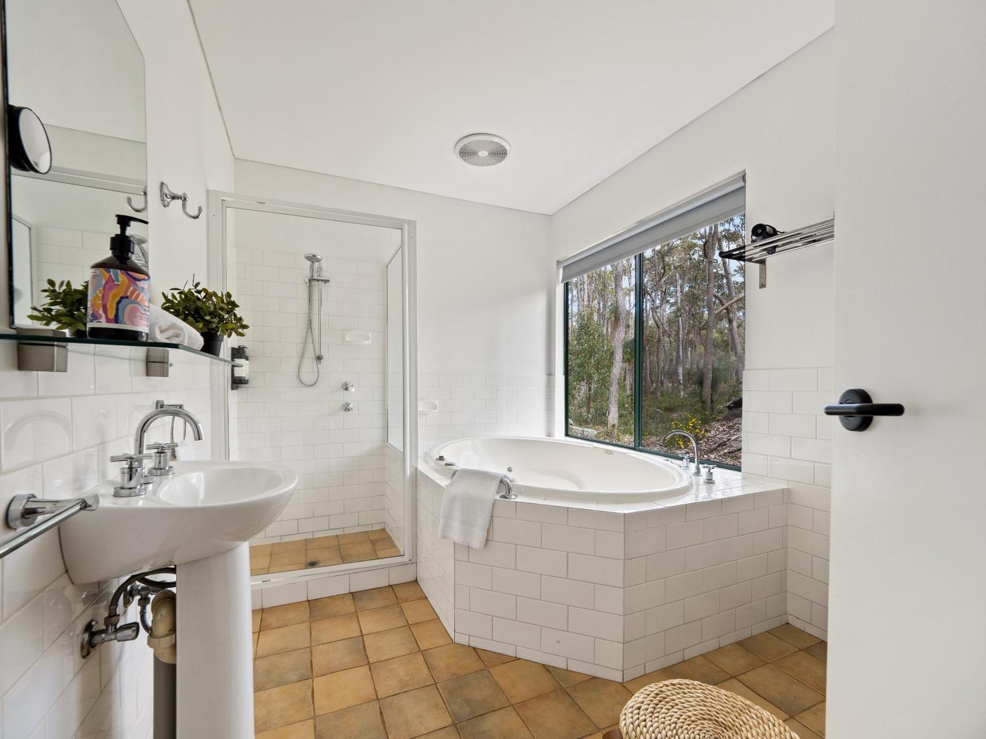 Island Brook Estate Vineyard And Chalets Yelverton Bagian luar foto
