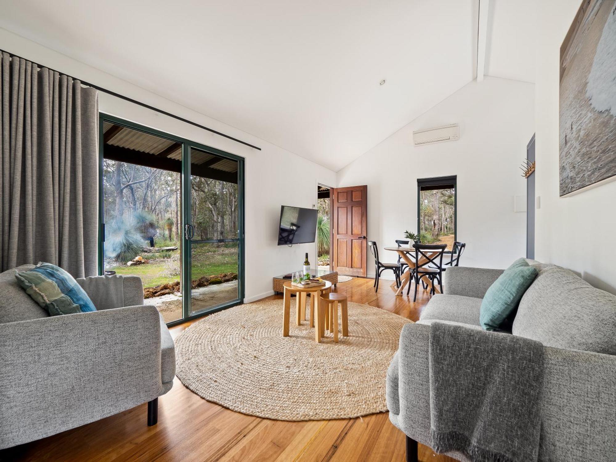 Island Brook Estate Vineyard And Chalets Yelverton Bagian luar foto