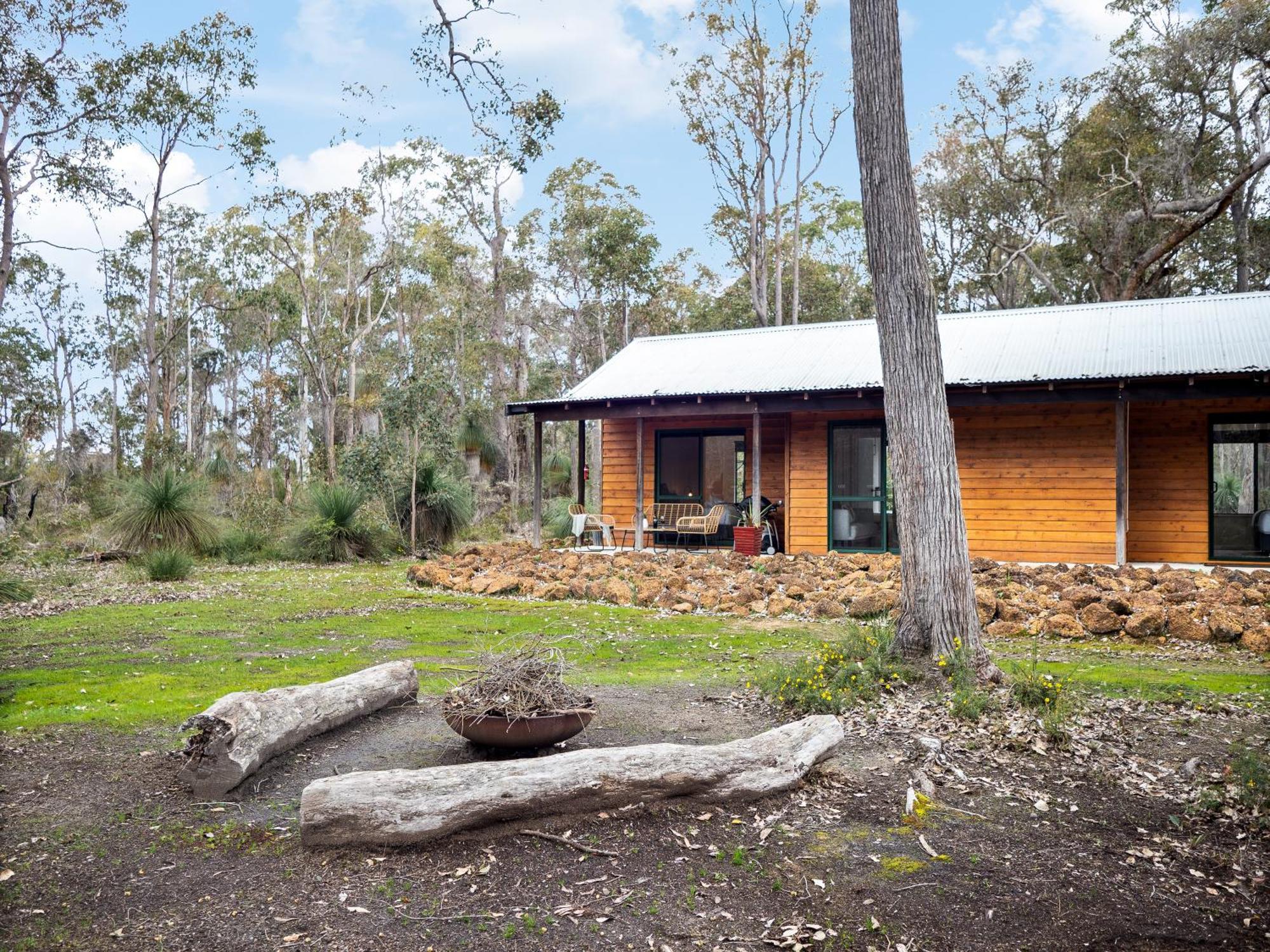 Island Brook Estate Vineyard And Chalets Yelverton Bagian luar foto